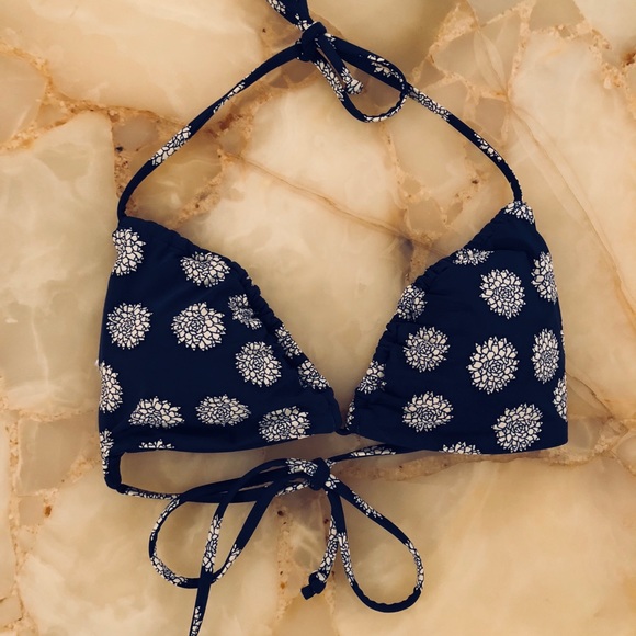 QSW Quicksilver Reversible String Bikini. Size S - Picture 5 of 8